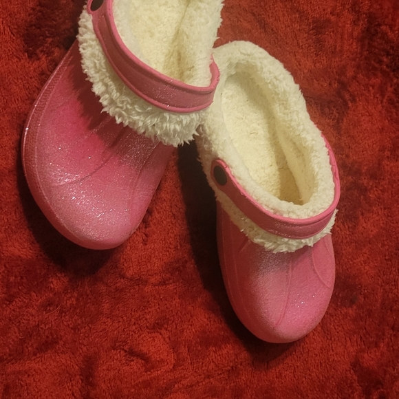 Girls Glitter Pink Croc like Slip on Shoes - Picture 2 of 9